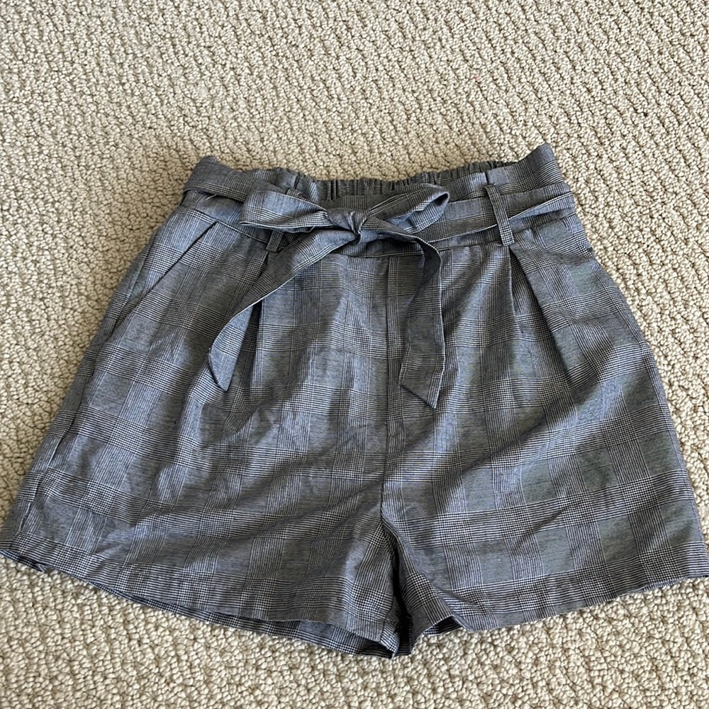 Forever 21 grey plaid size small shorts